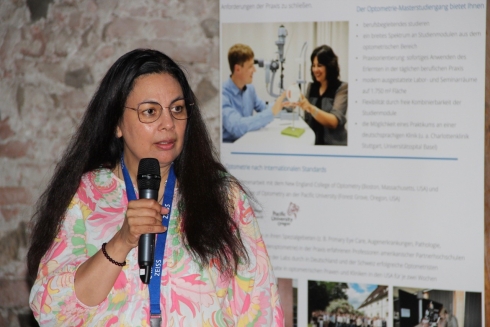 Prof. Bina Patel hält nach 2021 auch beim Alumni Event 2022 einen Vortrag. ©Aalen Friends of Optometry e.V.