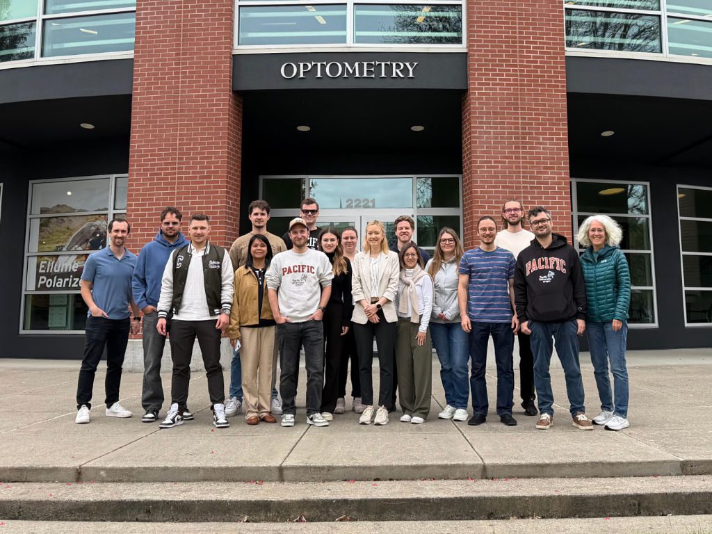 Gruppenbild Studierender des Optometrie-Masterstudiengangs der Hochschule Aalen und Lehrkräften bei einem zweiwöchigen Aufenthalt in den USA